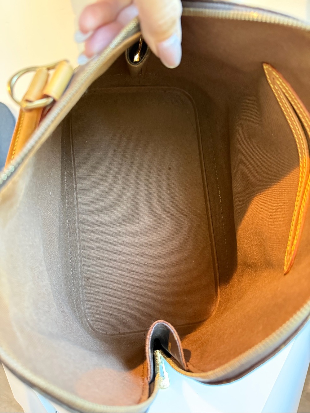 Louis Vuitton ‘Alma PM’ - Picture 9 of 12
